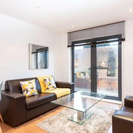 Stunning 2br Waterside Close To Station 公寓 *