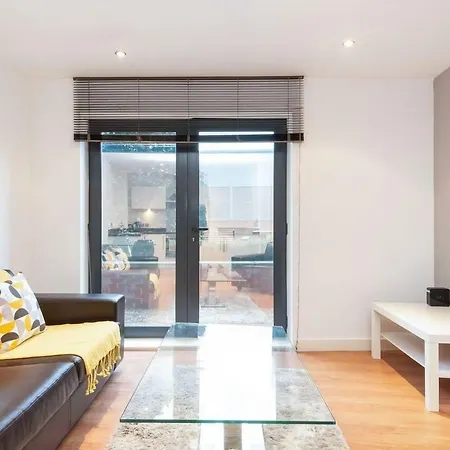 Apartment Stunning 2br Waterside Close To Station